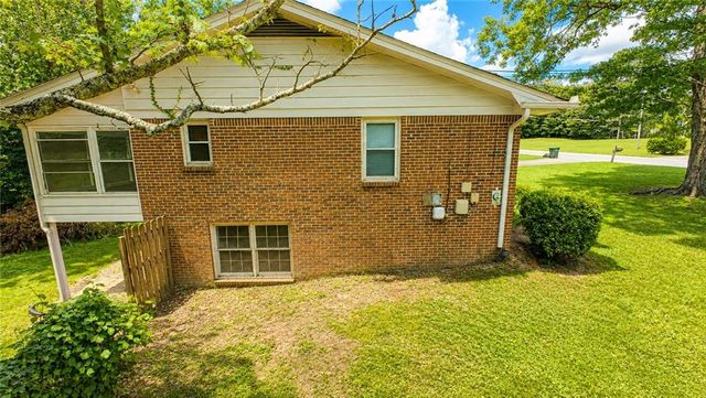 2148 Eastwood Drive SW, Snellville, GA 30078