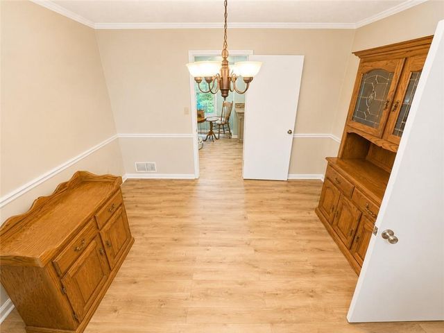 2148 Eastwood Drive SW, Snellville, GA 30078