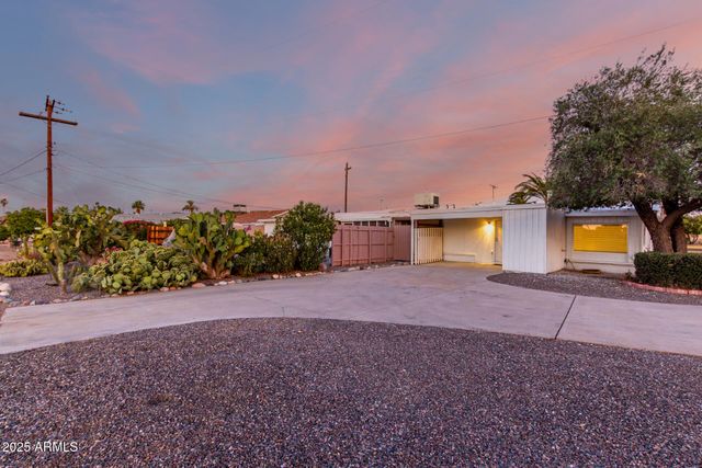 10516 W Peoria Avenue, Sun City, AZ 85351