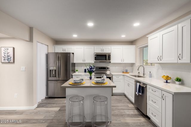 10516 W Peoria Avenue, Sun City, AZ 85351