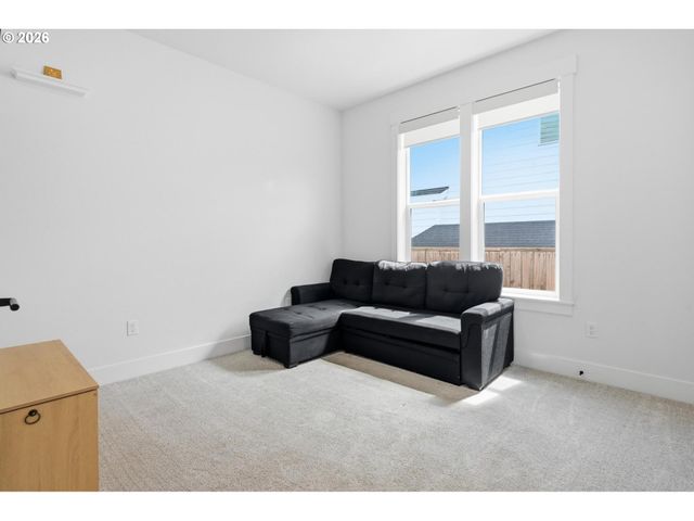 1474 MEADOW Ave, Silverton, OR 97381