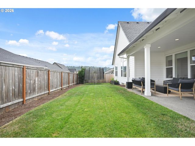 1474 MEADOW Ave, Silverton, OR 97381