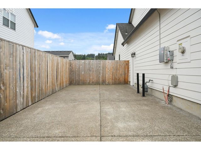 1474 MEADOW Ave, Silverton, OR 97381