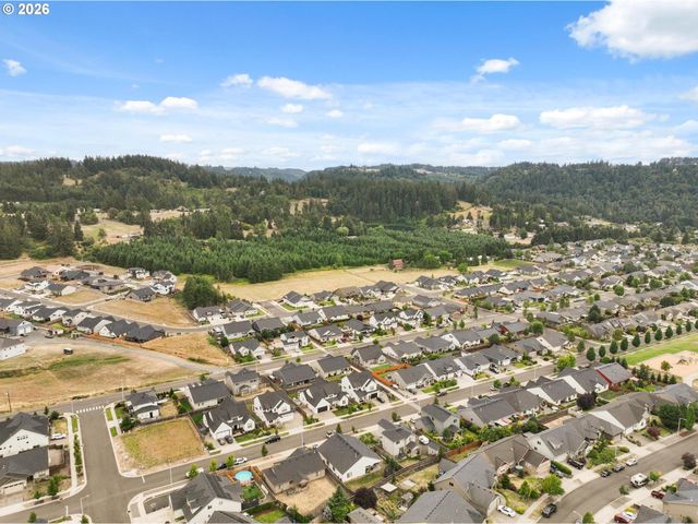 1474 MEADOW Ave, Silverton, OR 97381