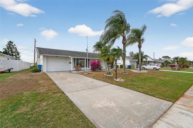 1204 HACIENDA DRIVE, Sun City Center, FL 33573