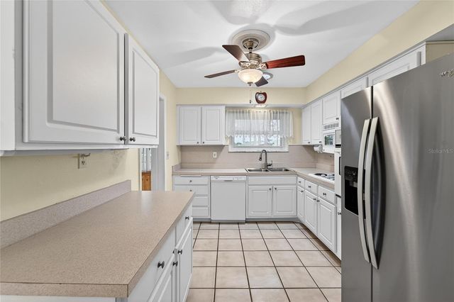 1204 HACIENDA DRIVE, Sun City Center, FL 33573