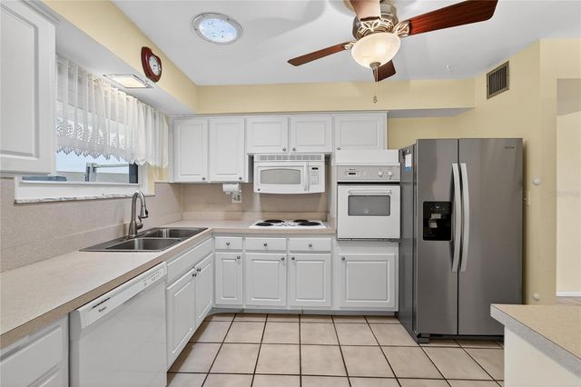 1204 HACIENDA DRIVE, Sun City Center, FL 33573