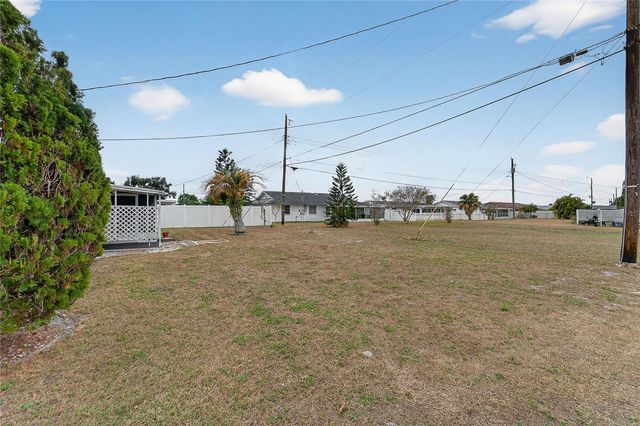 1204 HACIENDA DRIVE, Sun City Center, FL 33573