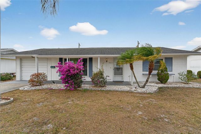 1204 HACIENDA DRIVE, Sun City Center, FL 33573