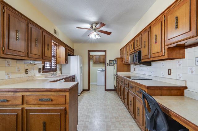 2618 ABERCORN CV, Memphis, TN 38119