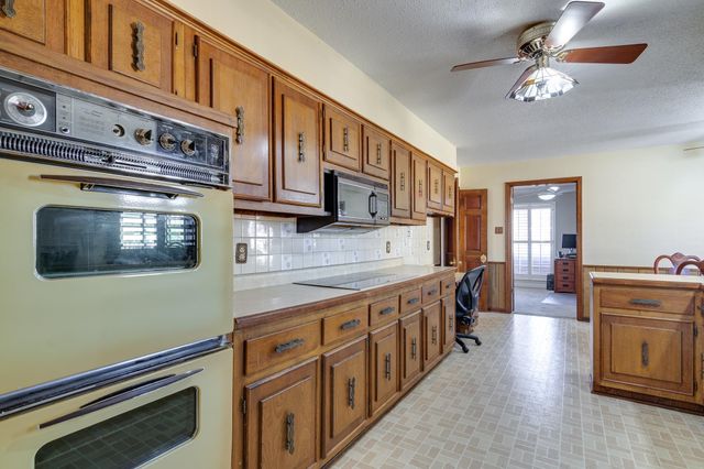 2618 ABERCORN CV, Memphis, TN 38119