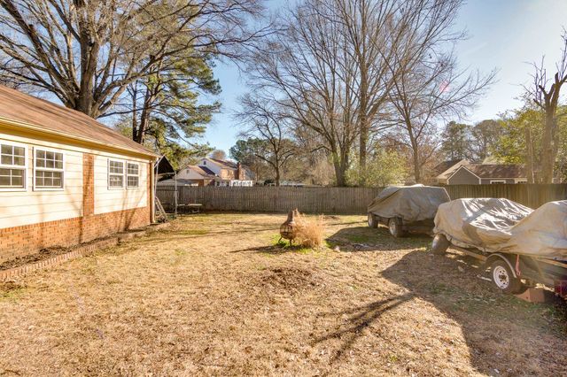 2618 ABERCORN CV, Memphis, TN 38119