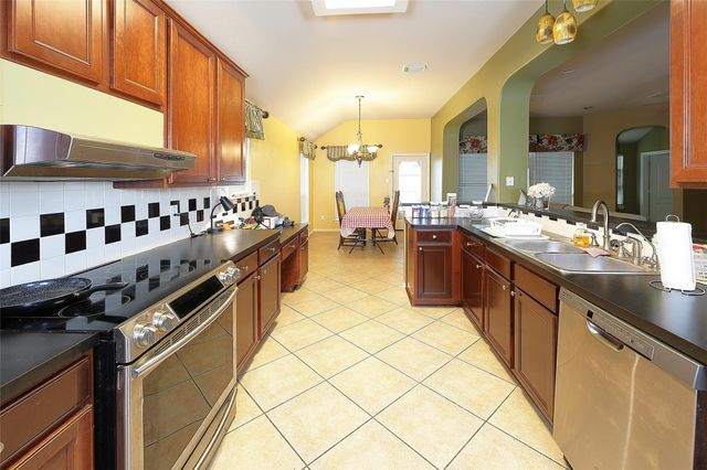 2142 Robinwood Drive, Deer Park, TX 77536