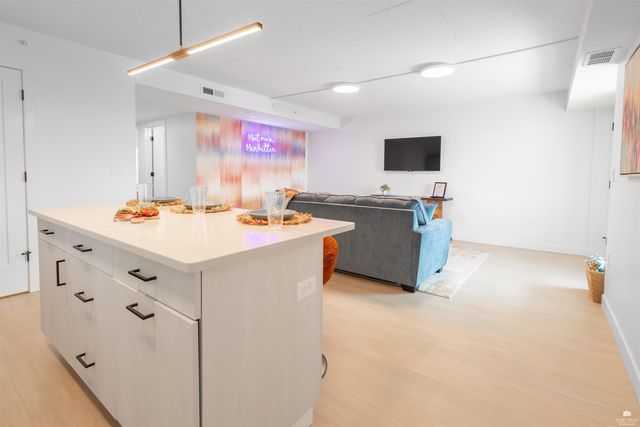 1700 N Manhattan Ave Apt 307, Manhattan, KS 66502