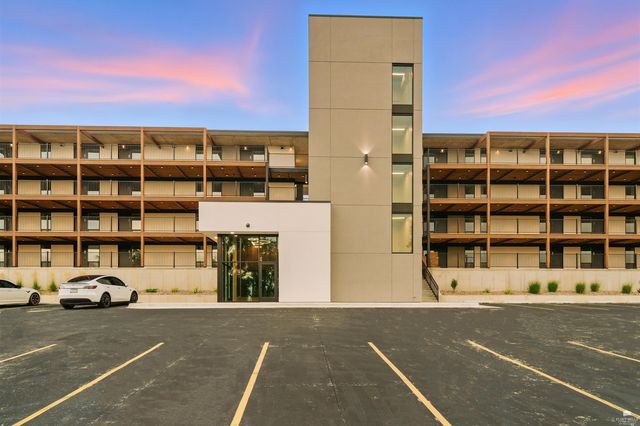 1700 N Manhattan Ave Apt 307, Manhattan, KS 66502