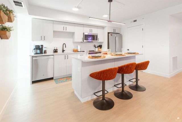 1700 N Manhattan Ave Apt 307, Manhattan, KS 66502