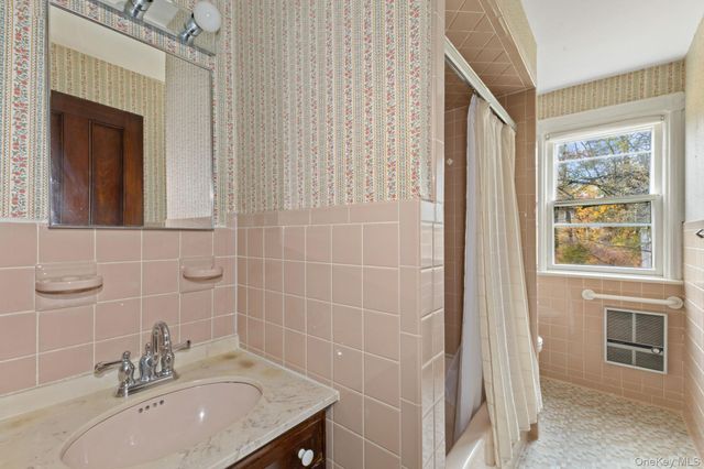 83 Hillside Avenue, Mount Kisco, NY 10549