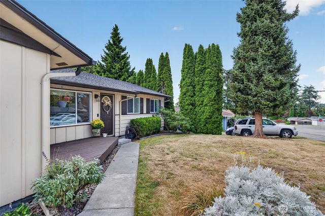 1581 NE 10th Avenue, Oak Harbor, WA 98277