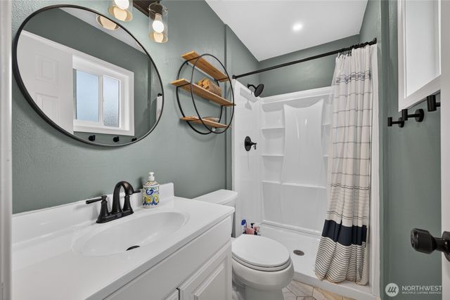 1581 NE 10th Avenue, Oak Harbor, WA 98277