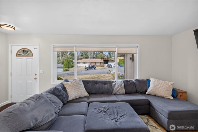 1581 NE 10th Avenue, Oak Harbor, WA 98277