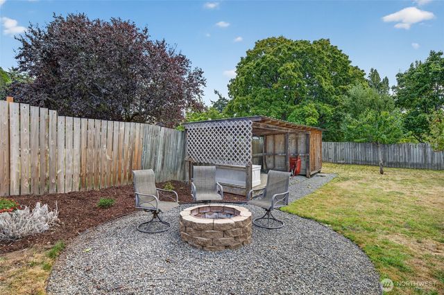 1581 NE 10th Avenue, Oak Harbor, WA 98277