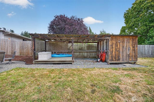 1581 NE 10th Avenue, Oak Harbor, WA 98277