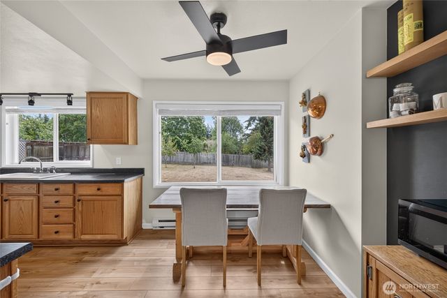 1581 NE 10th Avenue, Oak Harbor, WA 98277
