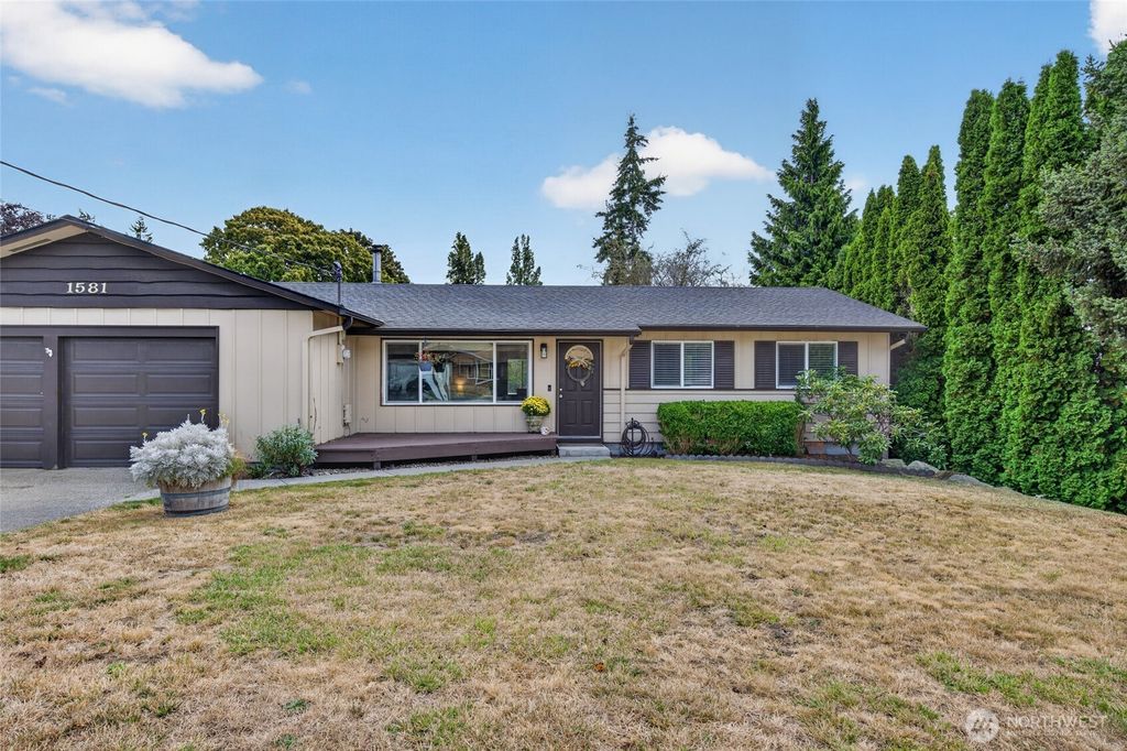 1581 NE 10th Avenue, Oak Harbor, WA 98277