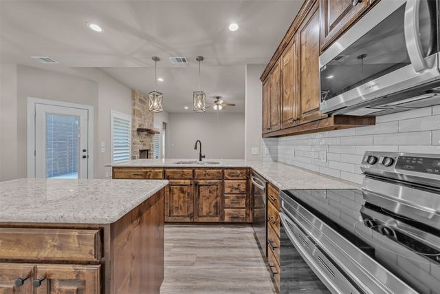 571 County Road 2830, Decatur, TX 76234