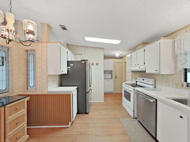 1819 SHERWOOD HILL DR, Lakeland, FL 33810