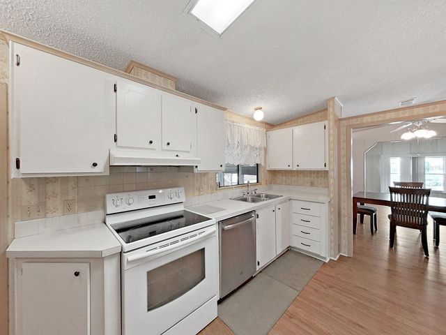 1819 SHERWOOD HILL DR, Lakeland, FL 33810