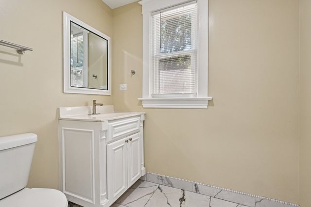 325 4th Street, Waukegan, IL 60085
