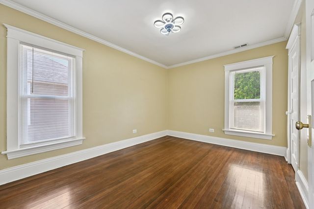 325 4th Street, Waukegan, IL 60085