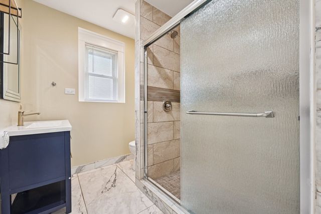 325 4th Street, Waukegan, IL 60085