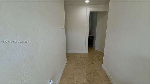 420 NW 145th St, Miami, FL 33168