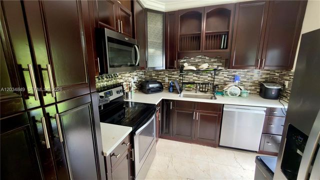 420 NW 145th St, Miami, FL 33168