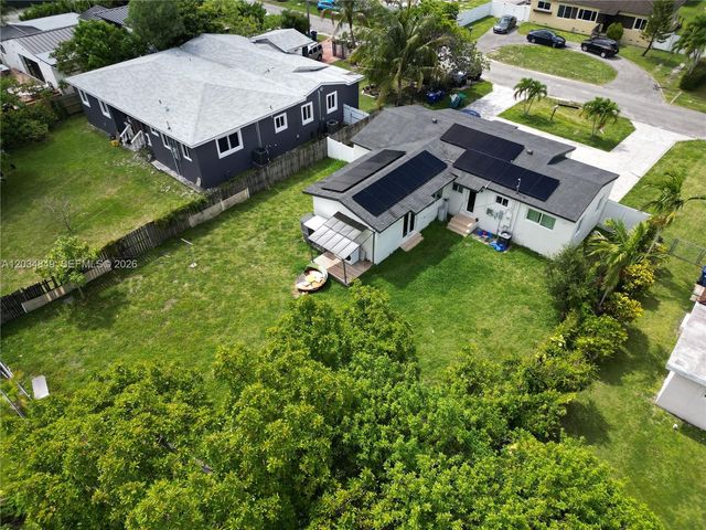 420 NW 145th St, Miami, FL 33168