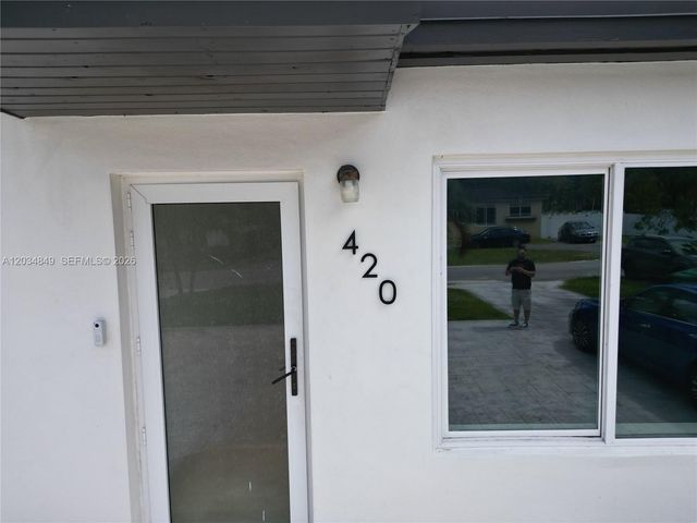 420 NW 145th St, Miami, FL 33168