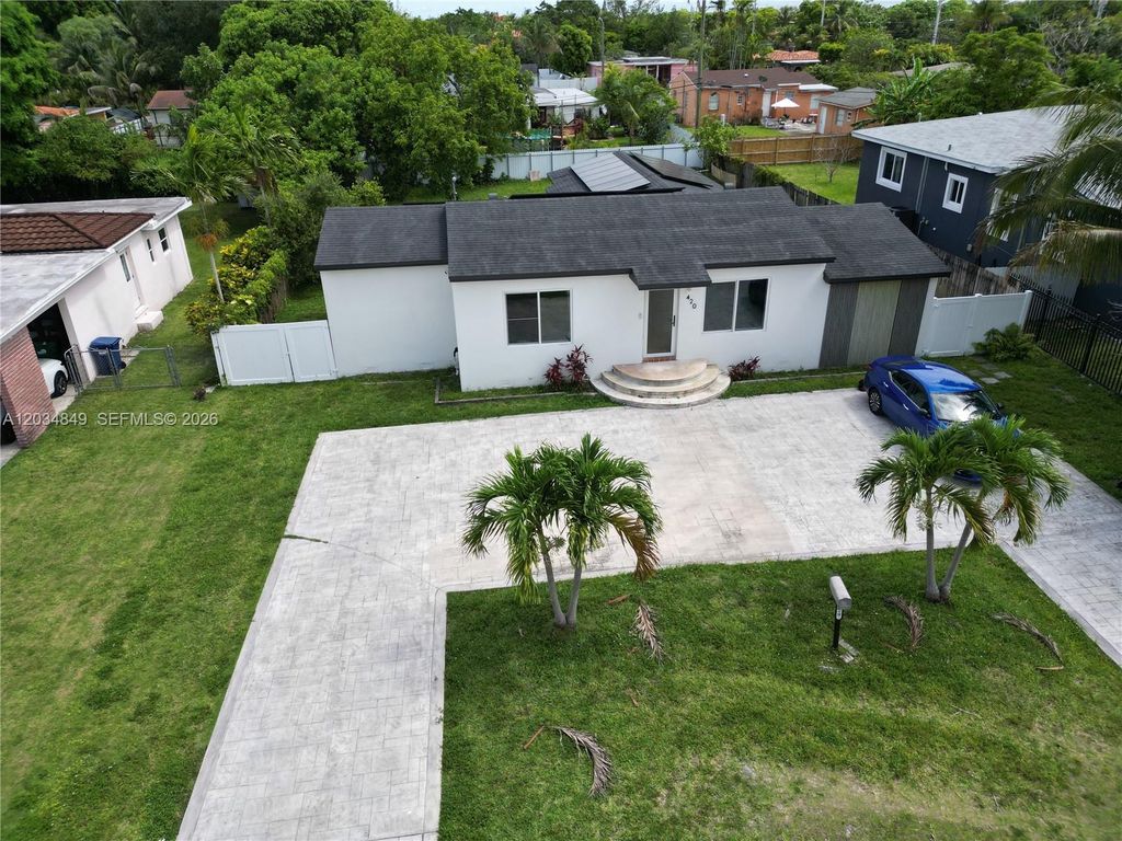420 NW 145th St, Miami, FL 33168