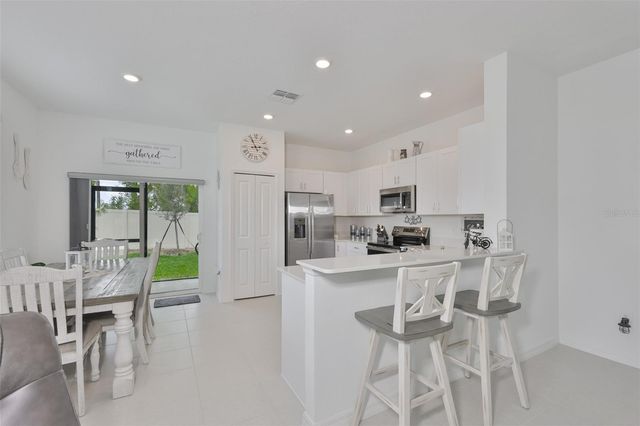 2661 SUNRAY VENUS WAY, Ruskin, FL 33570