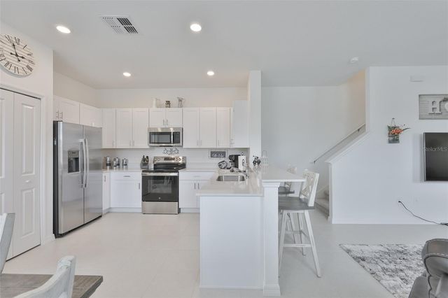 2661 SUNRAY VENUS WAY, Ruskin, FL 33570