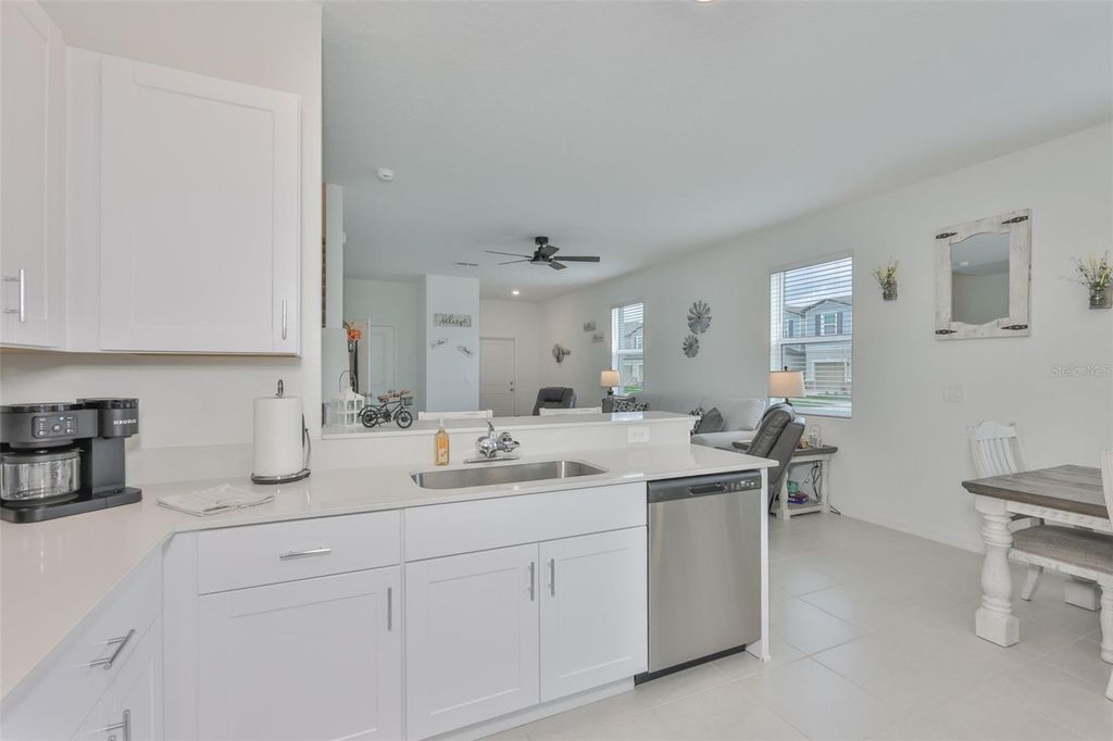 Image 12 of property listing at 2661 SUNRAY VENUS WAY, Ruskin, FL 33570