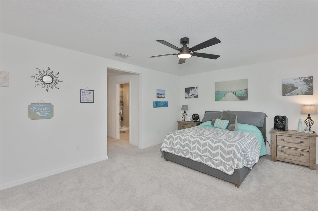 Image 19 of property listing at 2661 SUNRAY VENUS WAY, Ruskin, FL 33570