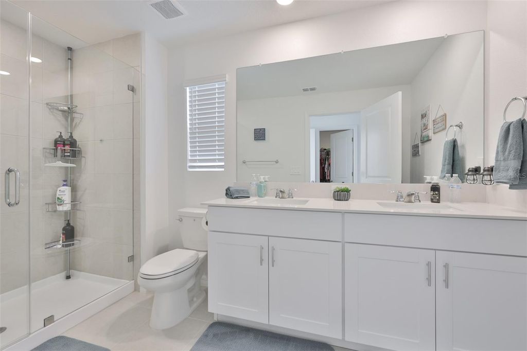 Image 21 of property listing at 2661 SUNRAY VENUS WAY, Ruskin, FL 33570