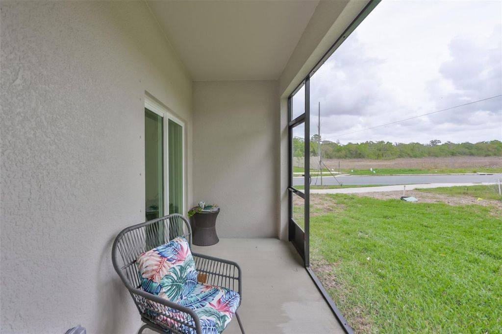 Image 28 of property listing at 2661 SUNRAY VENUS WAY, Ruskin, FL 33570