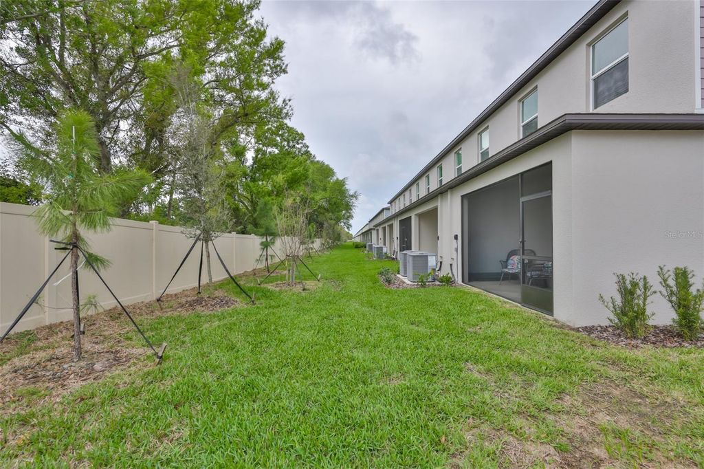 Image 29 of property listing at 2661 SUNRAY VENUS WAY, Ruskin, FL 33570