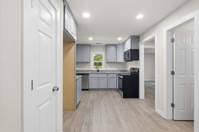 1744 John St., Conway, SC 29527