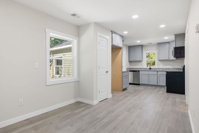 1744 John St., Conway, SC 29527