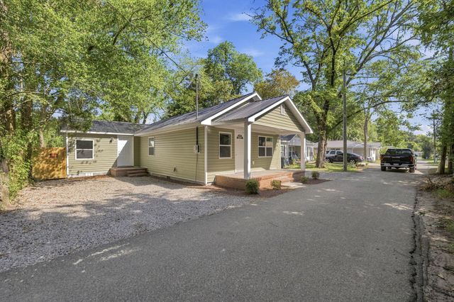 1744 John St., Conway, SC 29527
