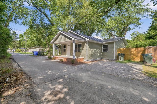 1744 John St., Conway, SC 29527
